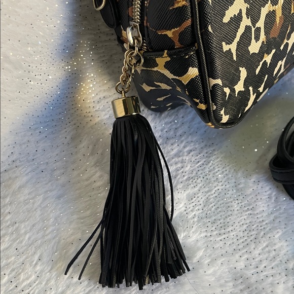 Victoria's Secret Animal Print Crossbody Bag EUC no Call outs - Picture 4 of 8